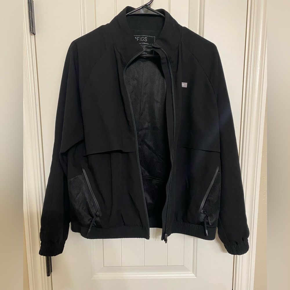 FIGS Sydney Scrub Jacket